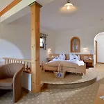 彭泽霍夫酒店 4*