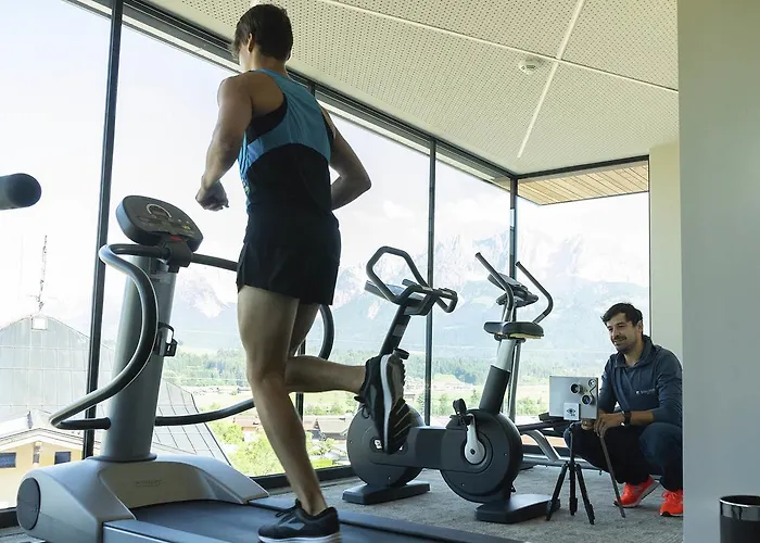 彭泽霍夫酒店 4*